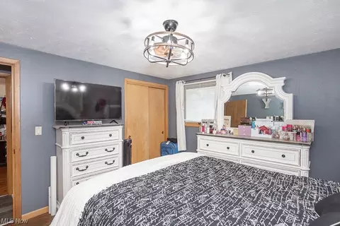 Bedroom - 41859 Earlene Ct, Elyria, OH 44035 photo 2 of 7