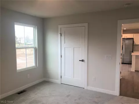 310 Ridgewater Dr, Elyria, OH 44035 photo 7