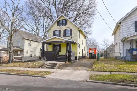 2283 10th St, Akron, OH 44314
