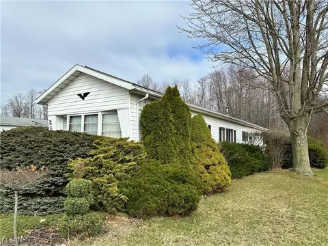 2647 Morningstar Dr, Madison, OH 44057