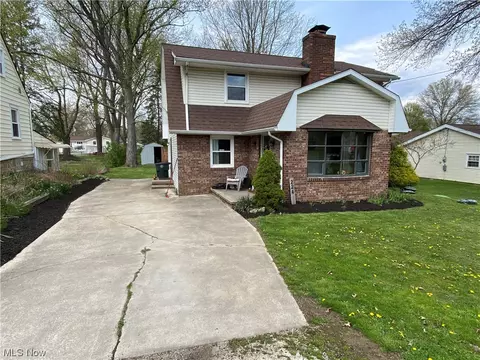 224 W Good Ave, Wadsworth, OH 44281