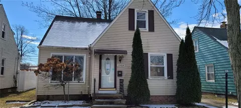 13404 Oakview Blvd, Garfield Heights, OH 44125