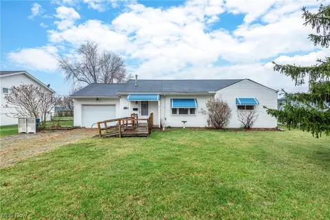 872 Howell St, Sheffield Lake, OH 44054