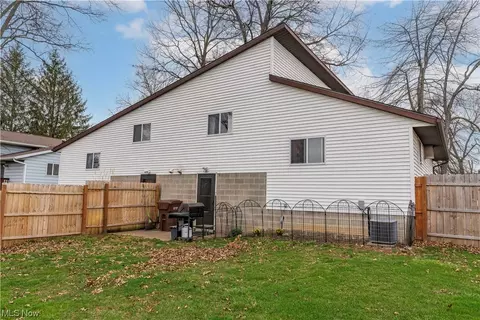 124 Overmont Ave SW, Massillon, OH 44646 photo 2