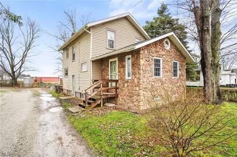 18081 Derr Ave, Beloit, OH 44609