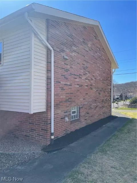 52 Basil Dr, Weirton, WV 26062 photo 5
