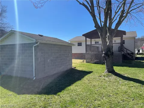 52 Basil Dr, Weirton, WV 26062 photo 2