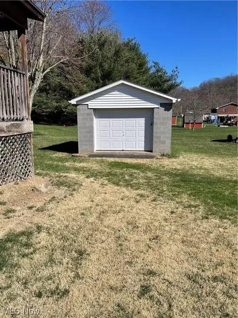 52 Basil Dr, Weirton, WV 26062 photo 3