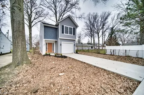 259 S Logan St, Elyria, OH 44035 photo 2