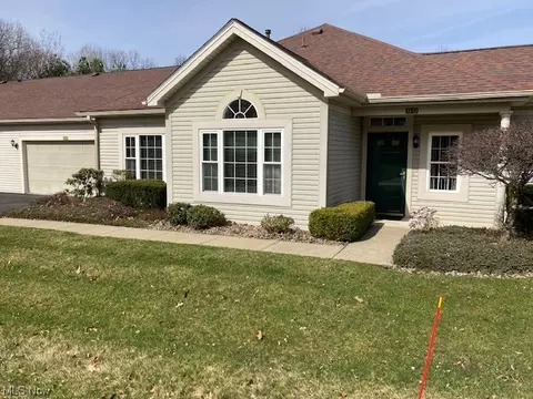 60 Woodland Chase, Niles, OH 44446