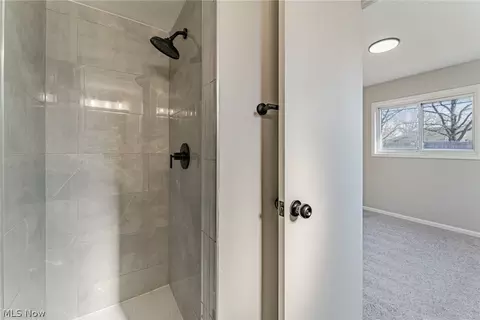 Bath - 709 Willow Dr, Euclid, OH 44132 photo 2 of 3