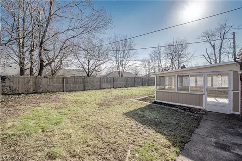 Exterior - 709 Willow Dr, Euclid, OH 44132 photo 4 of 5