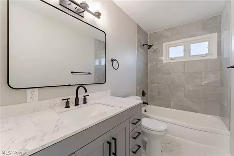Bath - 709 Willow Dr, Euclid, OH 44132 photo 3 of 3