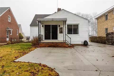 Exterior - 767 E 232nd St, Euclid, OH 44123 photo 6 of 7