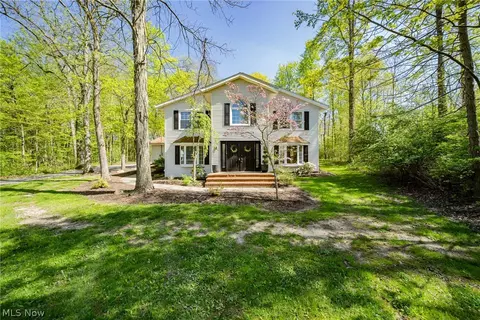 35912 Solon Rd, Bentleyville, OH 44022
