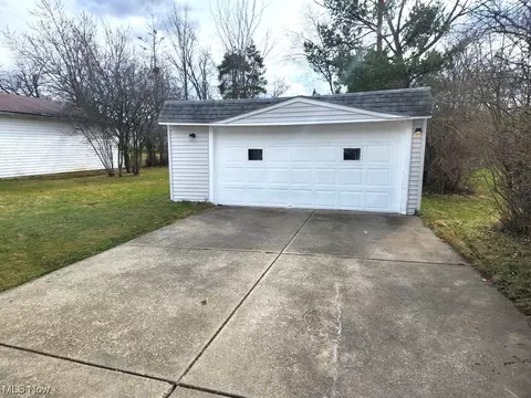 Exterior - 20748 Applegate Rd, Maple Heights, OH 44137 photo 4 of 4