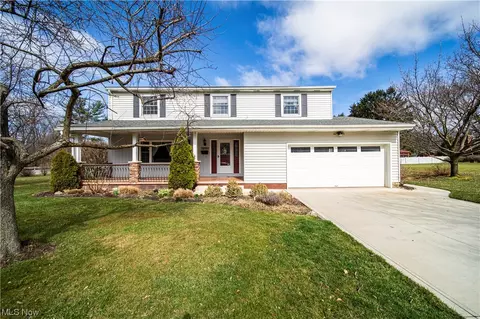 38892 Johnnycake Ridge Rd, Willoughby, OH 44094