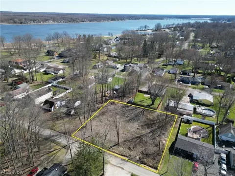 Glenwood Avenue, Lake Milton, OH 44429