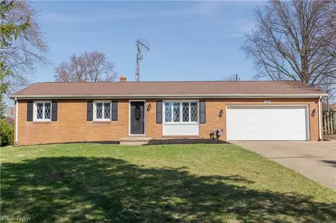 7581 Tabernacle St, Louisville, OH 44641