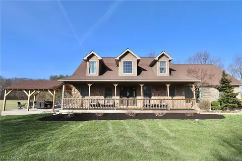 10582 Irvin Rd, Creston, OH 44217