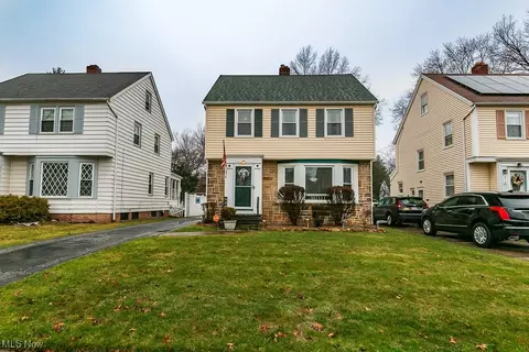 878 Keystone Dr, Cleveland Heights, OH 44121