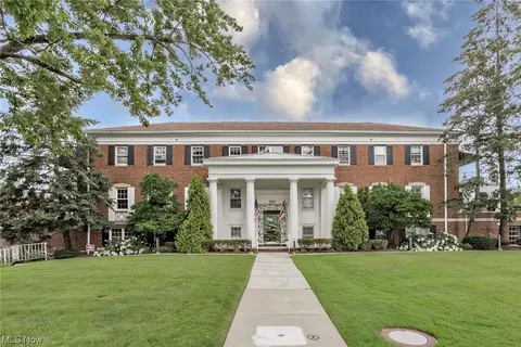 19901 Van Aken Blvd #208, Shaker Heights, OH 44122