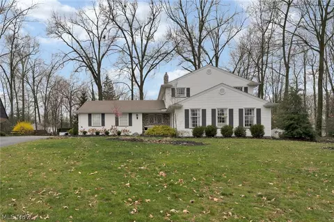 559 Hickory Hollow Dr, Canfield, OH 44406