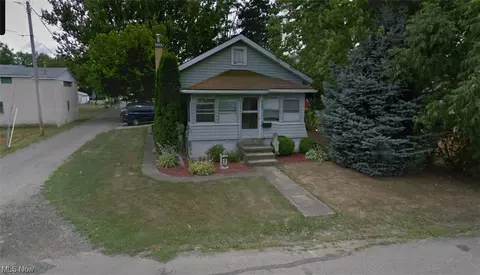 323 Walnut St, Newcomerstown, OH 43832