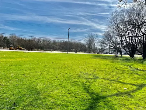 Louisville Street Ne, Louisville, OH 44641