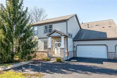 7267 Forest Cove Ln # 31-D, Northfield, OH 44067