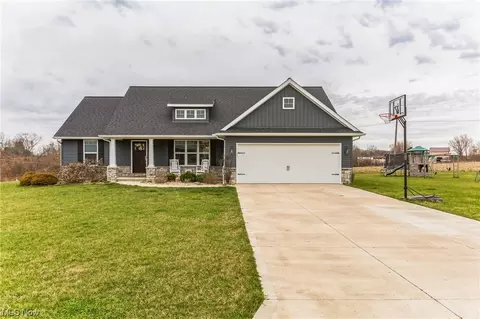 1205 Mj Way, Zanesville, OH 43701