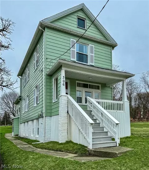 306 Robinson Rd, Campbell, OH 44405