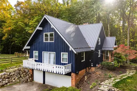 11375 Washington St, Chagrin Falls, OH 44023