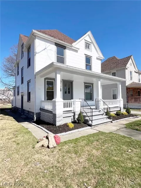 Exterior - 1969 E 31st St, Lorain, OH 44055 photo 2 of 7