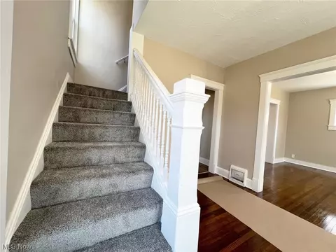 Entry Way - 1969 E 31st St, Lorain, OH 44055 photo 3 of 6