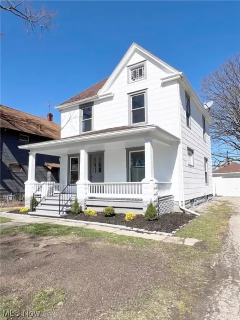 Exterior - 1969 E 31st St, Lorain, OH 44055 photo 3 of 7