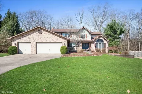 12215 Aldersyde Dr, Cleveland, OH 44125