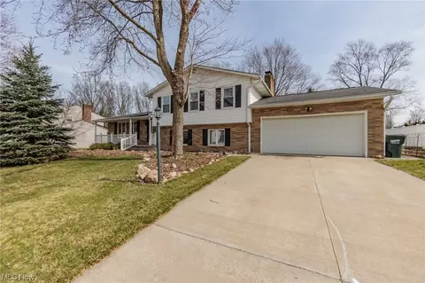 4499 Yorkdale Dr, Stow, OH 44224