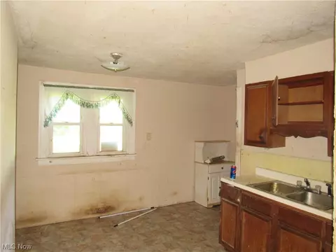 Kitchen - 331 E 16th St, Ashtabula, OH 44004 photo 1 of 2