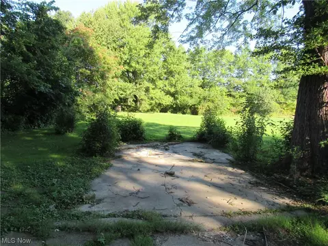 Exterior - 331 E 16th St, Ashtabula, OH 44004 photo 2 of 4
