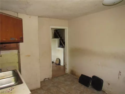 Living - 331 E 16th St, Ashtabula, OH 44004 photo 4 of 6