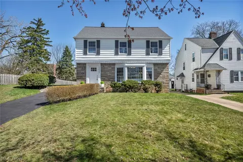 3543 Stoer Rd, Shaker Heights, OH 44122