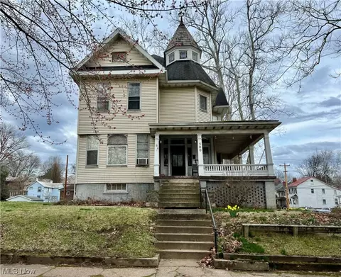 500 2nd St, Marietta, OH 45750