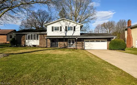 4960 Patricia Dr, Akron, OH 44319