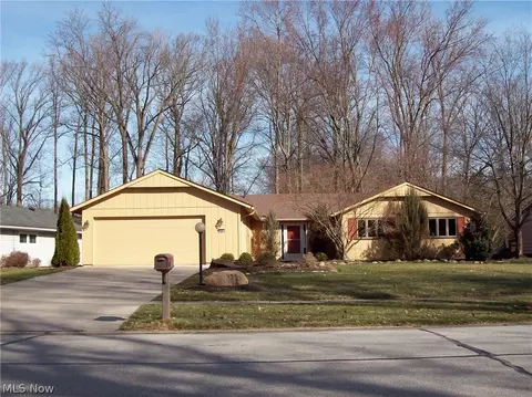 5847 Hickory Trl, North Ridgeville, OH 44039