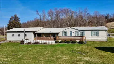 130 Locust St, Salesville, OH 43778