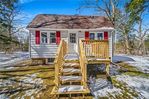 8790 Sumner Rd, Chardon, OH 44024