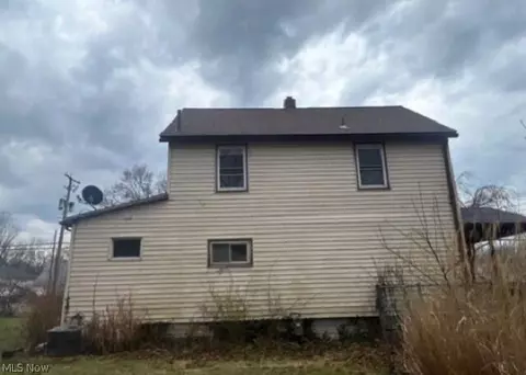804 Dewitt St, Lorain, OH 44055 photo 3