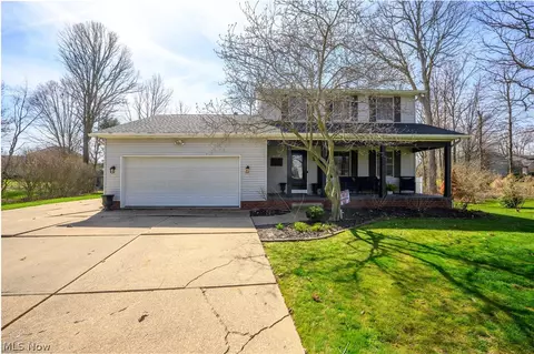 6255 Sandava Ave NW, Canton, OH 44718