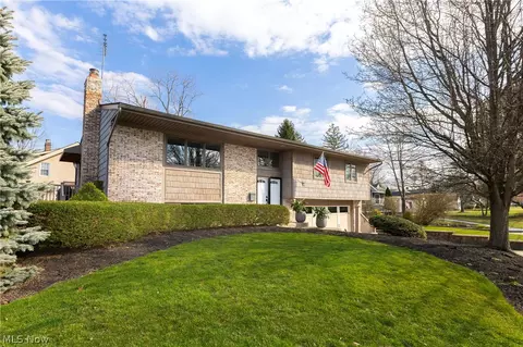 1765 Wynwood Dr, Rocky River, OH 44116